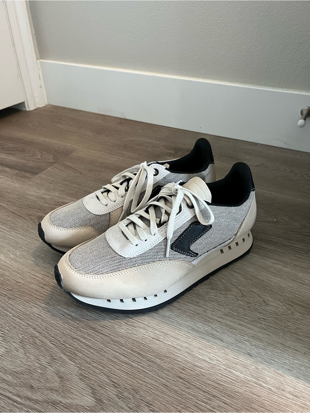 SAS Beige and Black Lace-Up Casual Fashion Sneakers